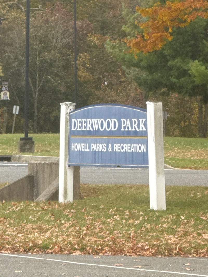 walking near me in Deerwood Park in autumn