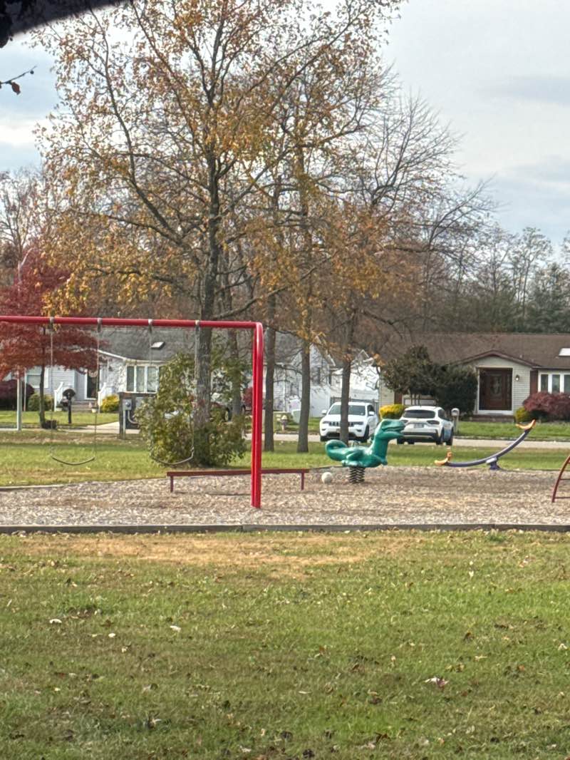 walking near me in Bucks Head Park in autumn