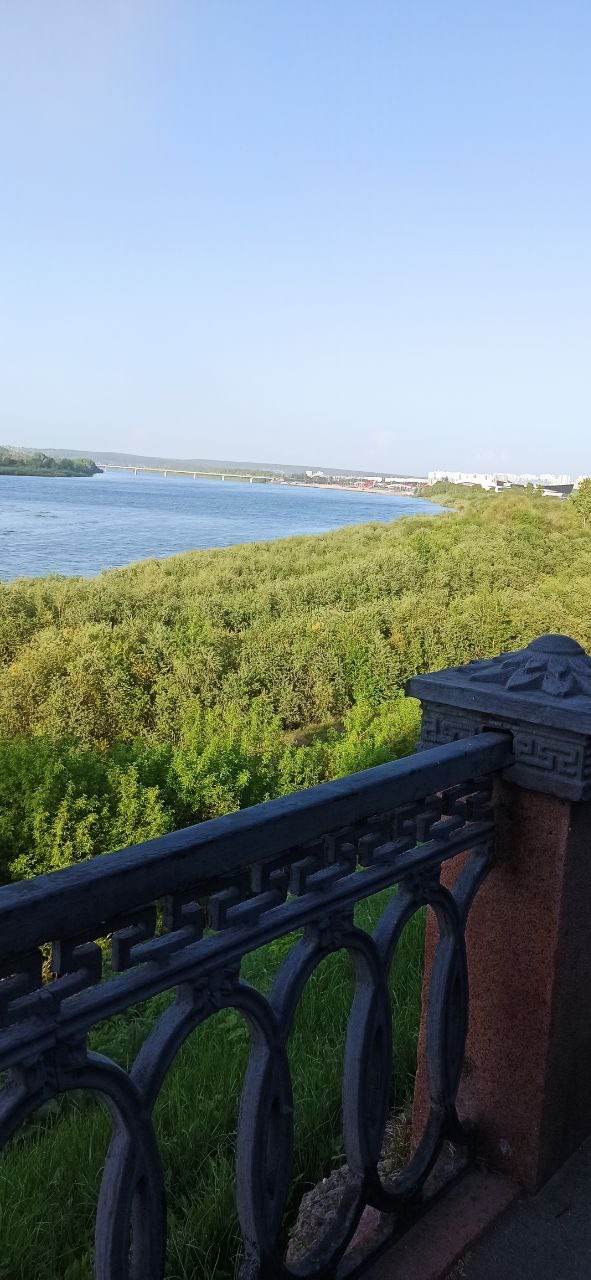 walking near me in Парк Чудес in spring