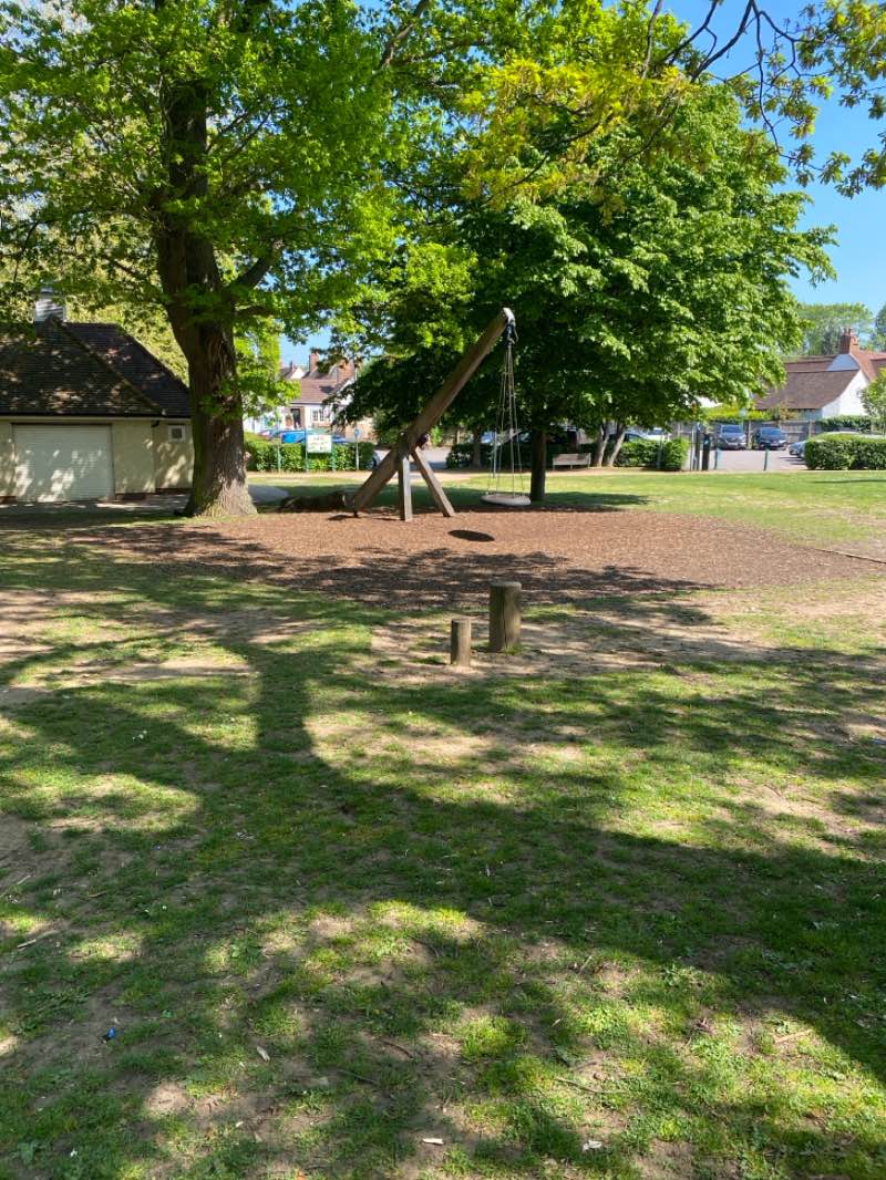 walking near me in Howard Park and Gardens in spring