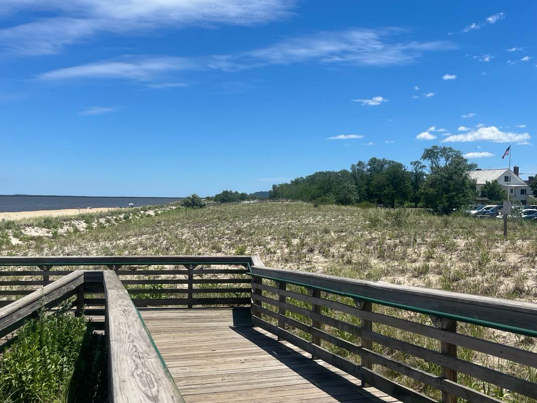 walking near me in Bayshore Waterfront County Park in summer