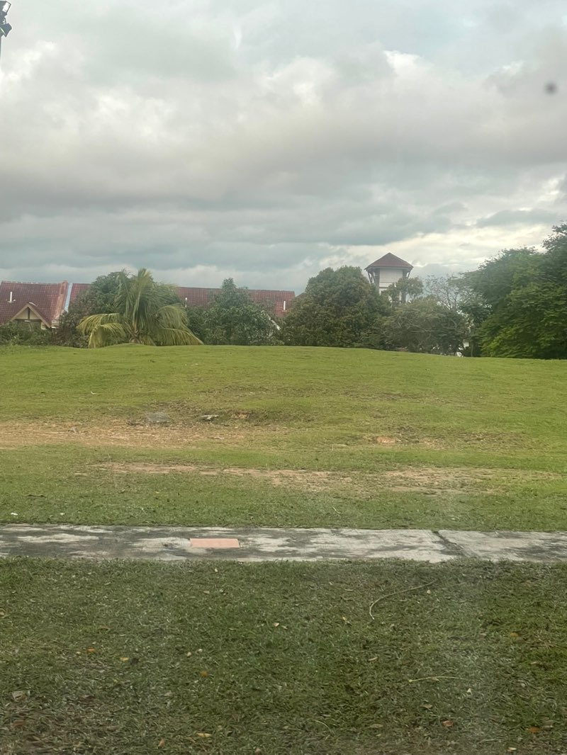walking near me in Bakawali C/8 Recreation Ground in autumn