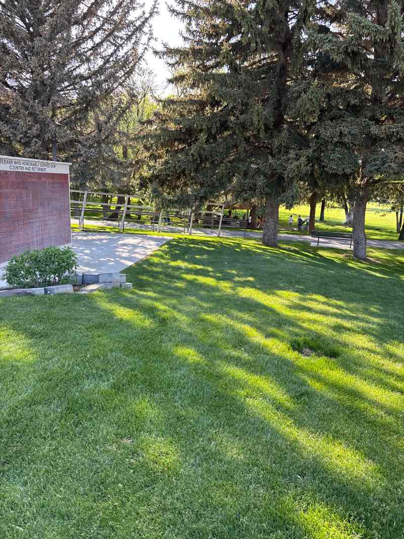 walking near me in Smith Park in spring