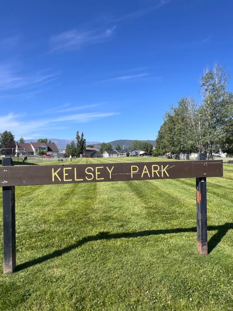 walking near me in Nicole Park in summer