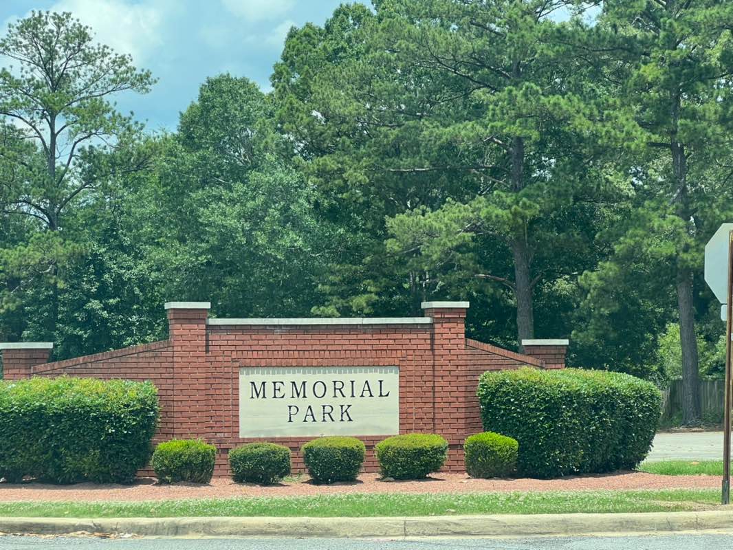 walking near me in Memorial Park in summer