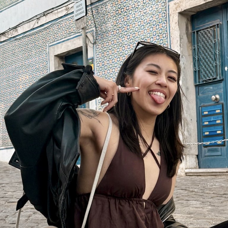 Thuy profile