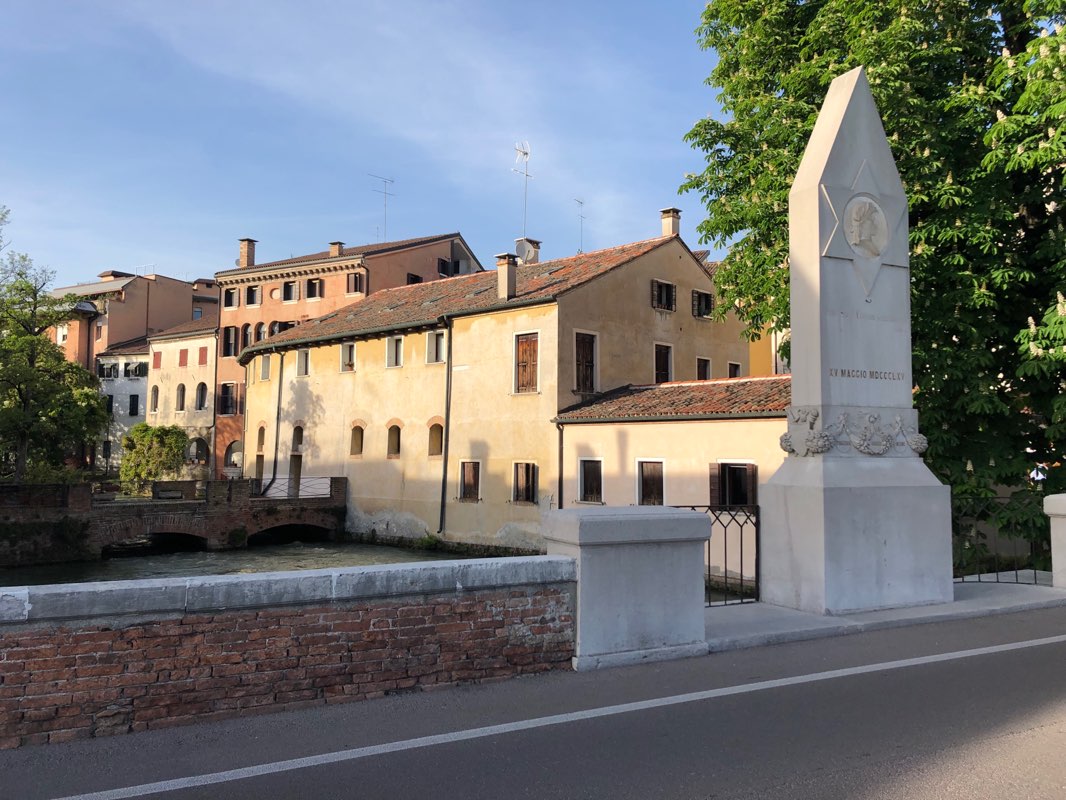 walking near me in Parco Eolo in spring
