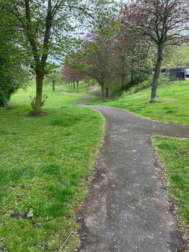 walking near me in Cowdenbeath Public Park in spring