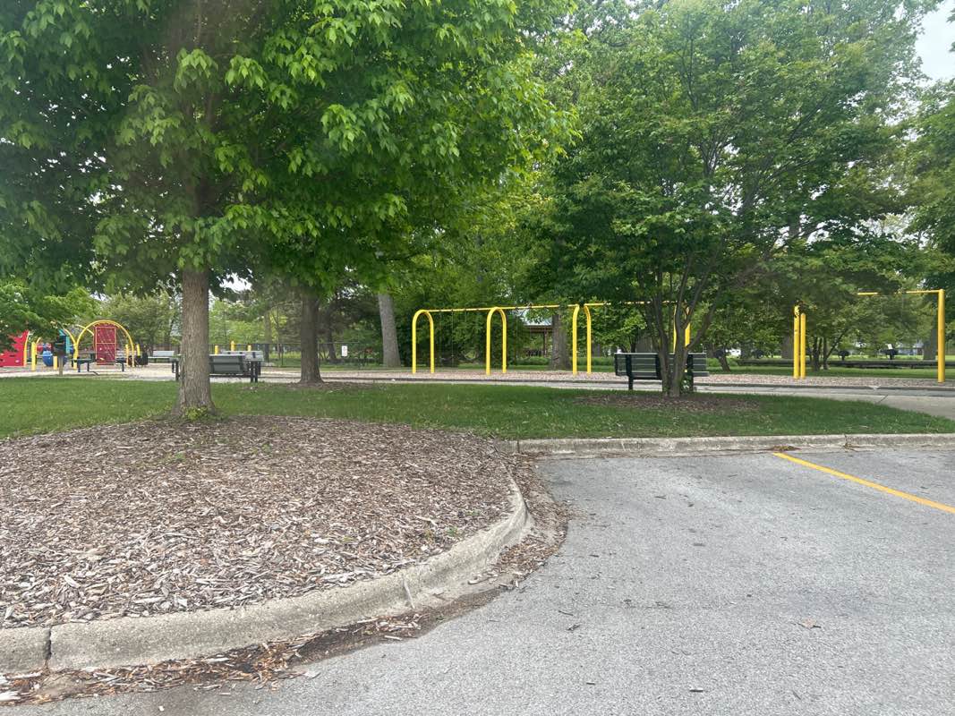 walking near me in Devonshire Park in spring