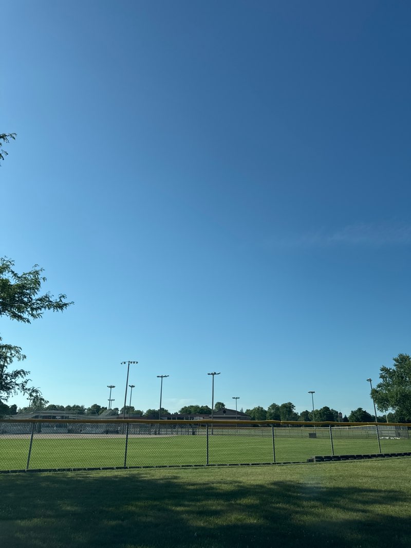 walking near me in Riverview Park in summer
