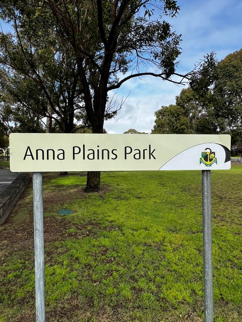 walking near me in Anna Plains Park in spring