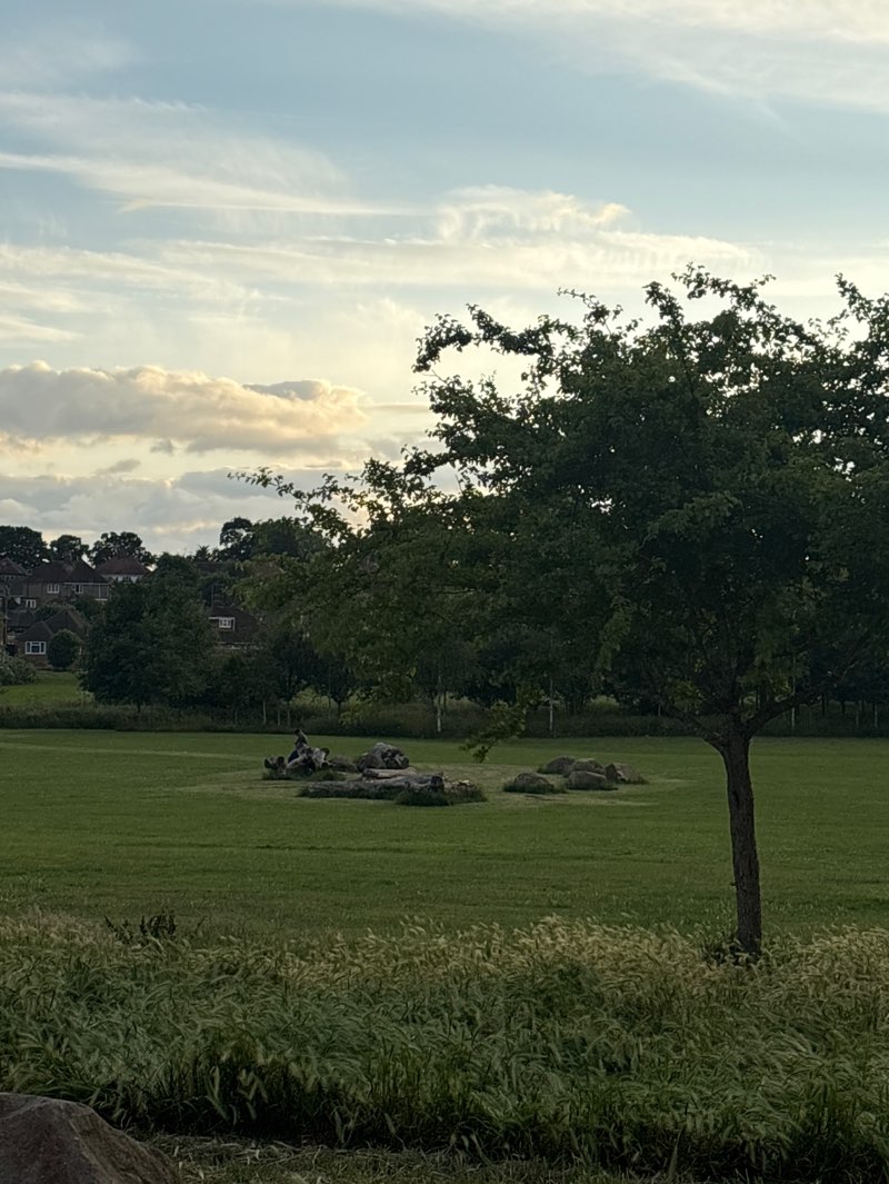 walking near me in Ise Valley Parklands in summer