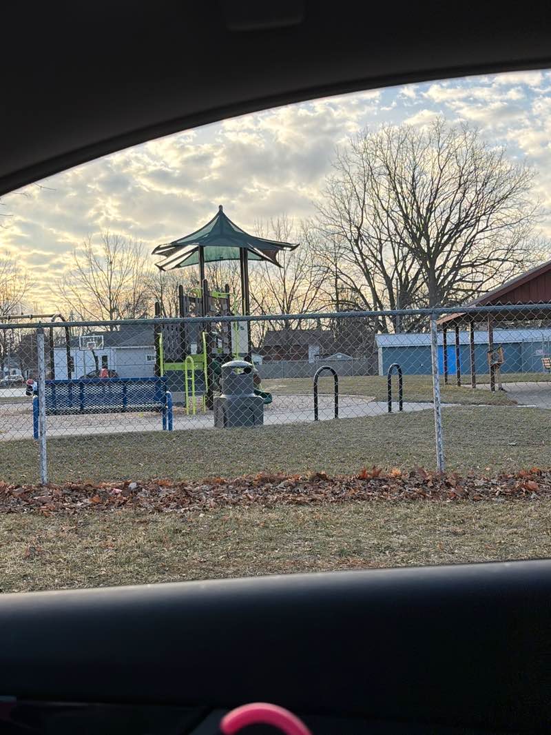 walking near me in Stirling Park in winter