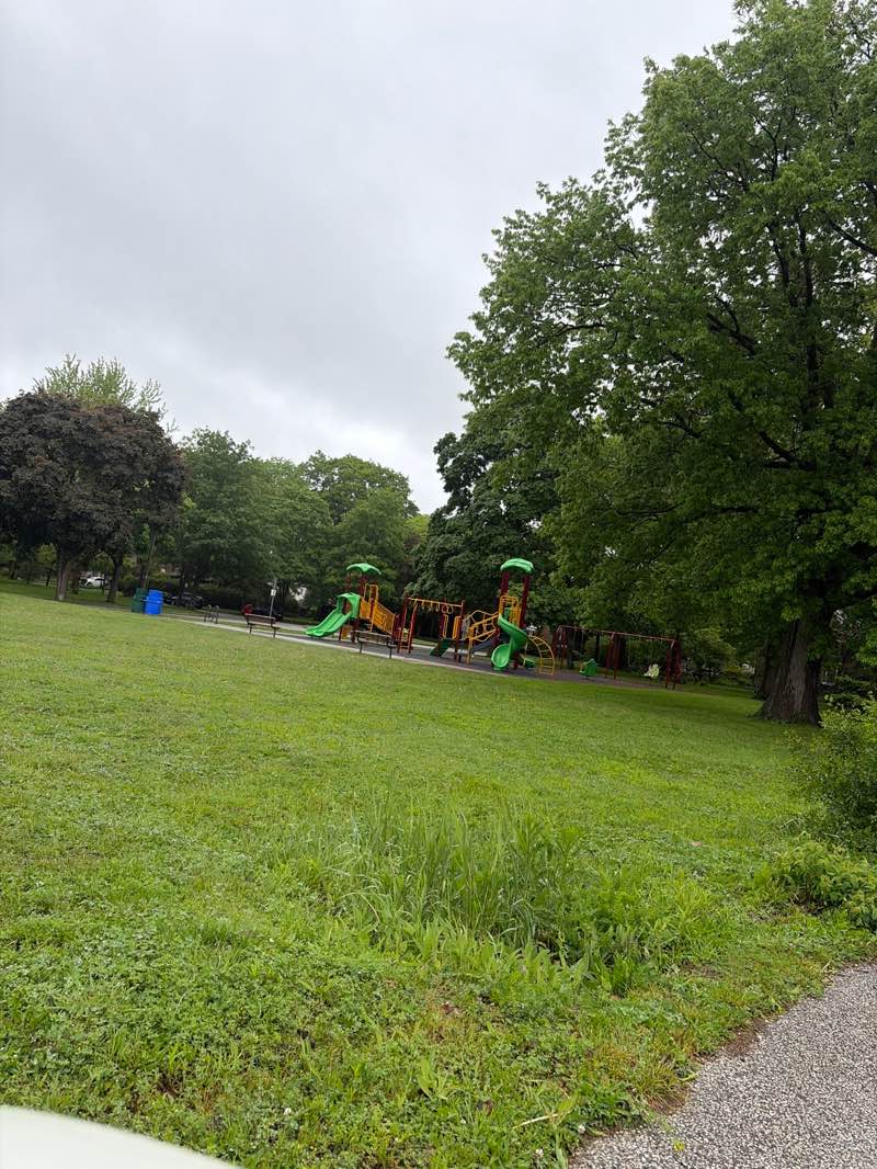 walking near me in Devonshire Park in summer