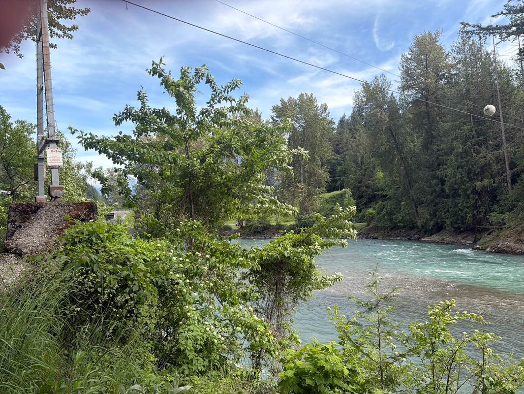 walking near me in Vedder Park in summer