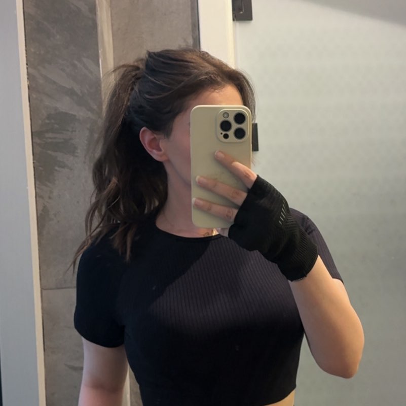 Hajar Dashti profile