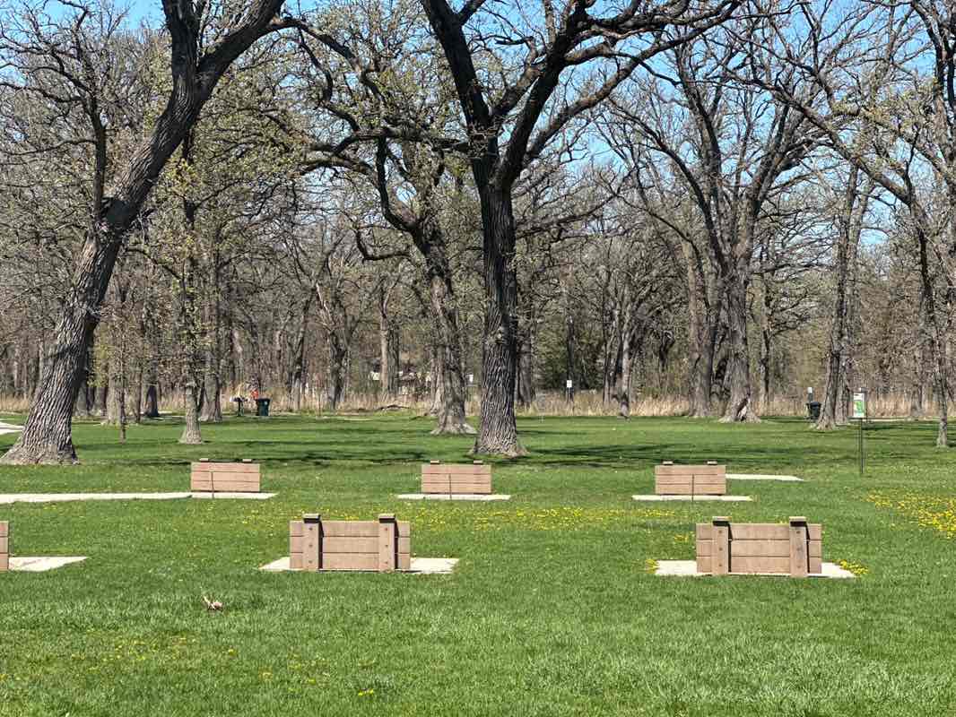 walking near me in Kiwanis Park in spring
