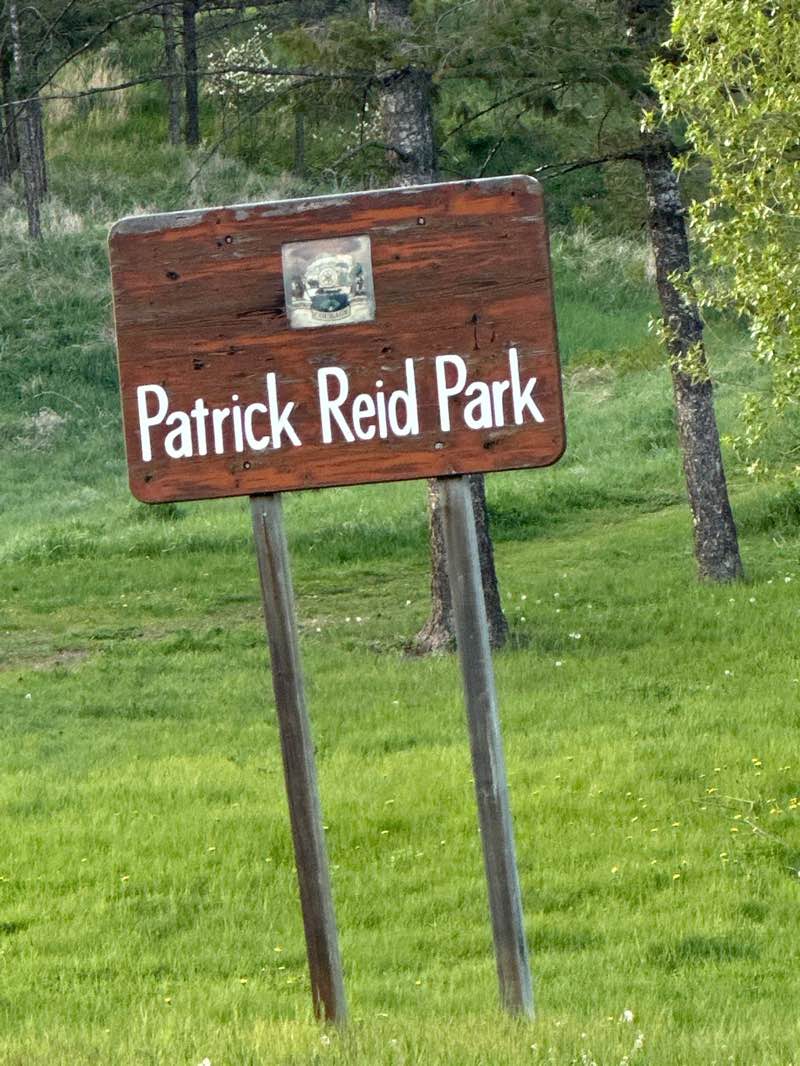 walking near me in Patric Reid Park in spring