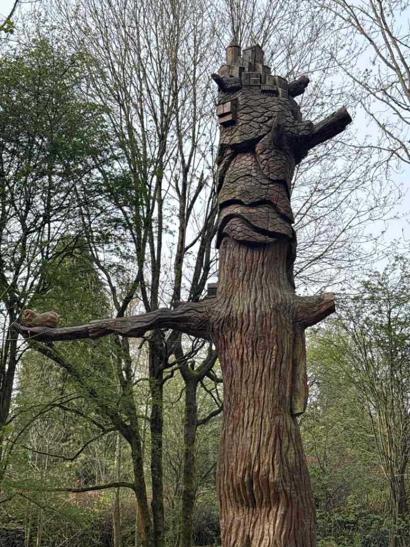 walking near me in Riverhead Parkland in spring