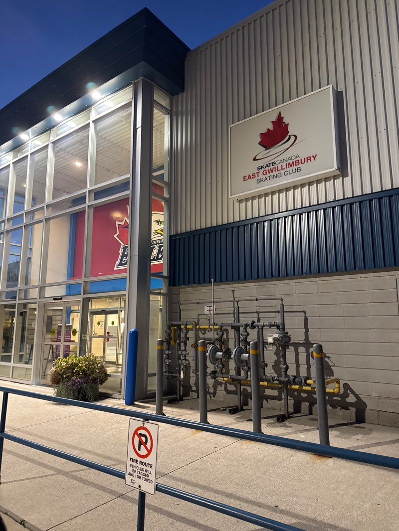 walking near me in East Gwillimbury Sports Complex in autumn