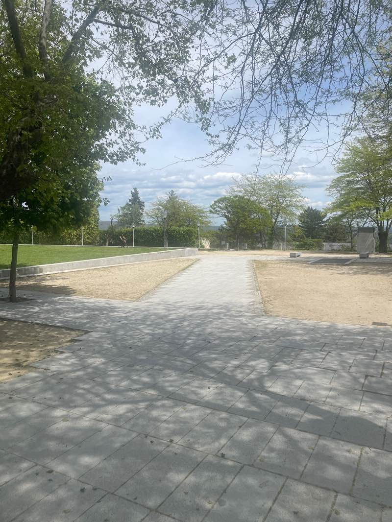 walking near me in Los Romeros in spring