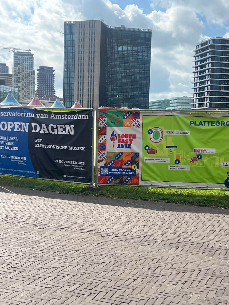 walking near me in ArenaPark in autumn