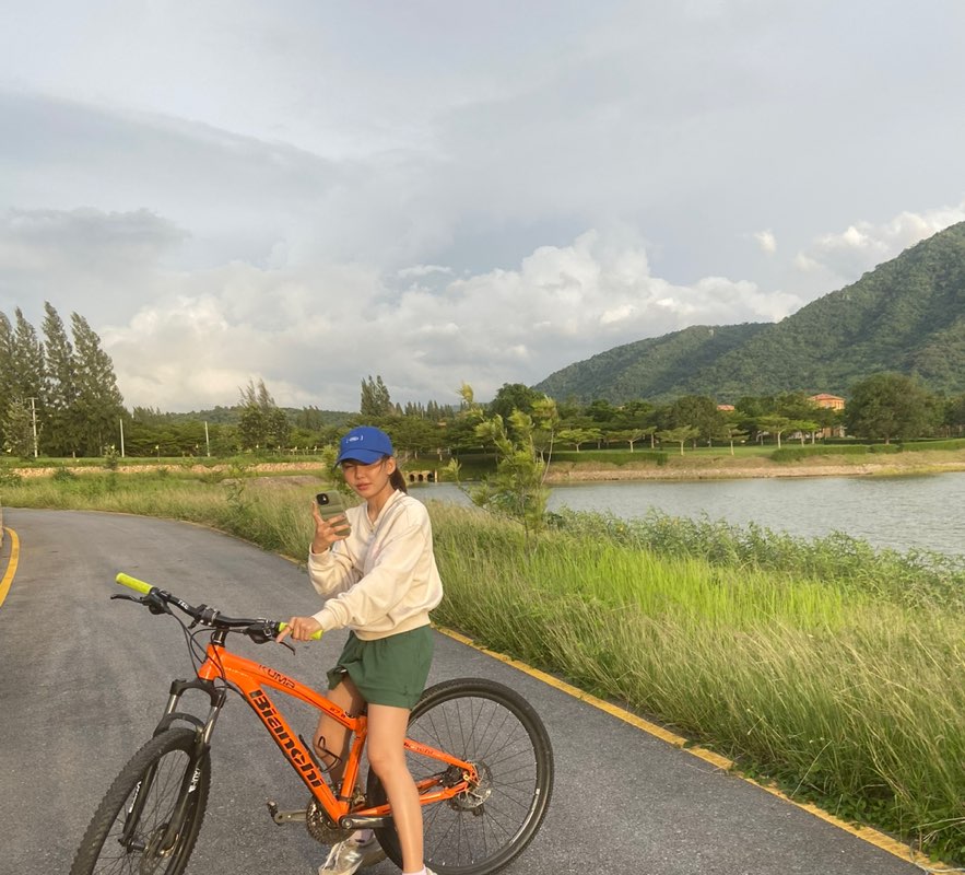 Aum Thanat_HQ profile