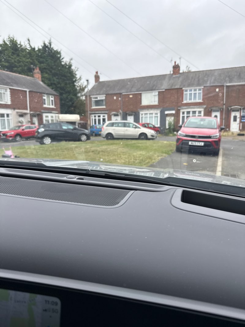 walking near me in Victoria Park in autumn