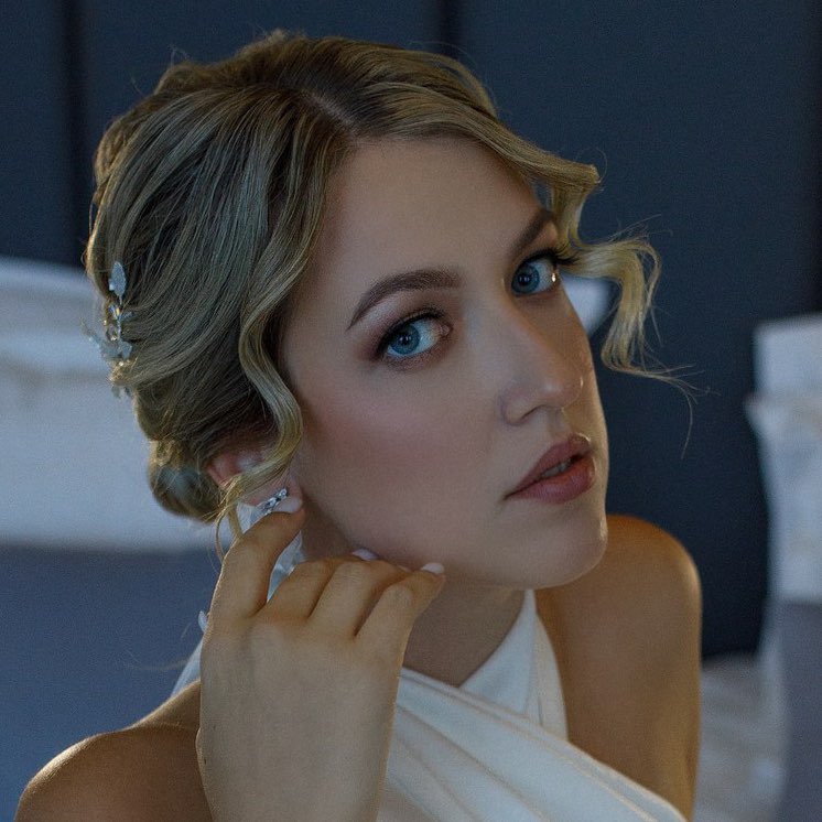 Полина profile