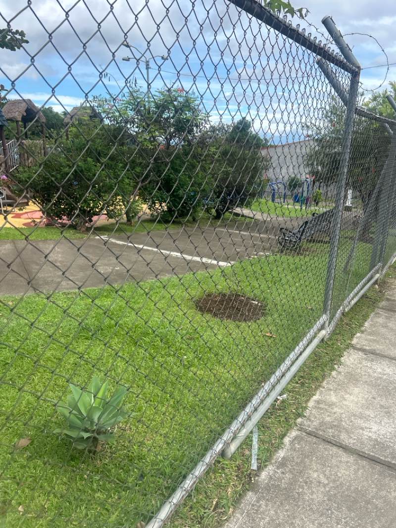 walking near me in Parque Central de Escazú in summer