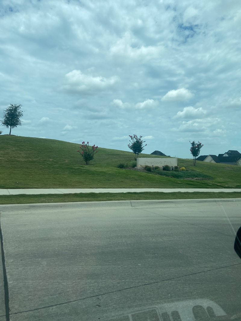 walking near me in Overlook Park in autumn