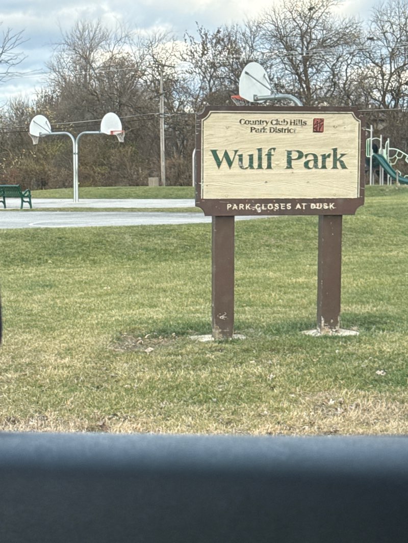 walking near me in Wulf Park in autumn
