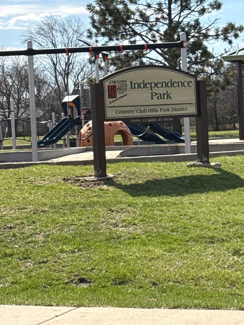walking near me in Independence Park in spring