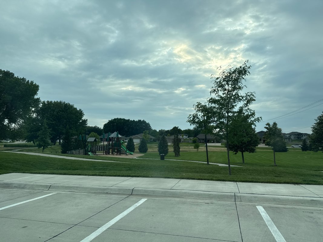 walking near me in Fountain Hills Park in summer