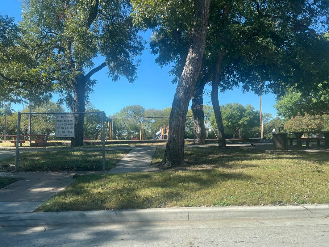 walking near me in Rosebud Park in autumn