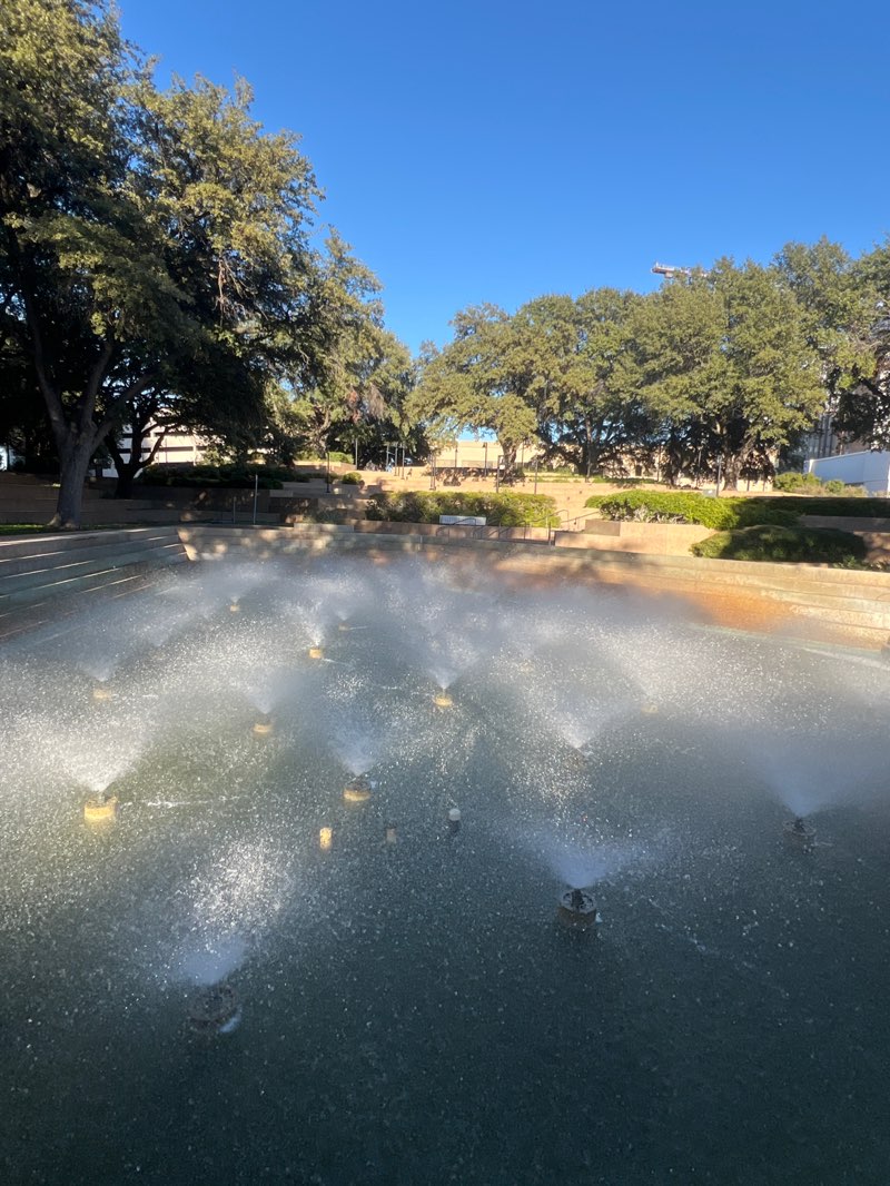 walking near me in Fort Worth Water Gardens in autumn