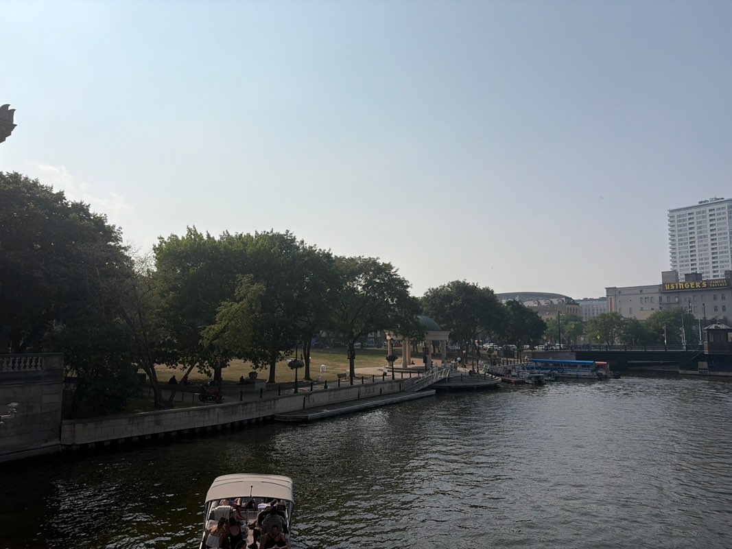 walking near me in Pere Marquette Park in summer