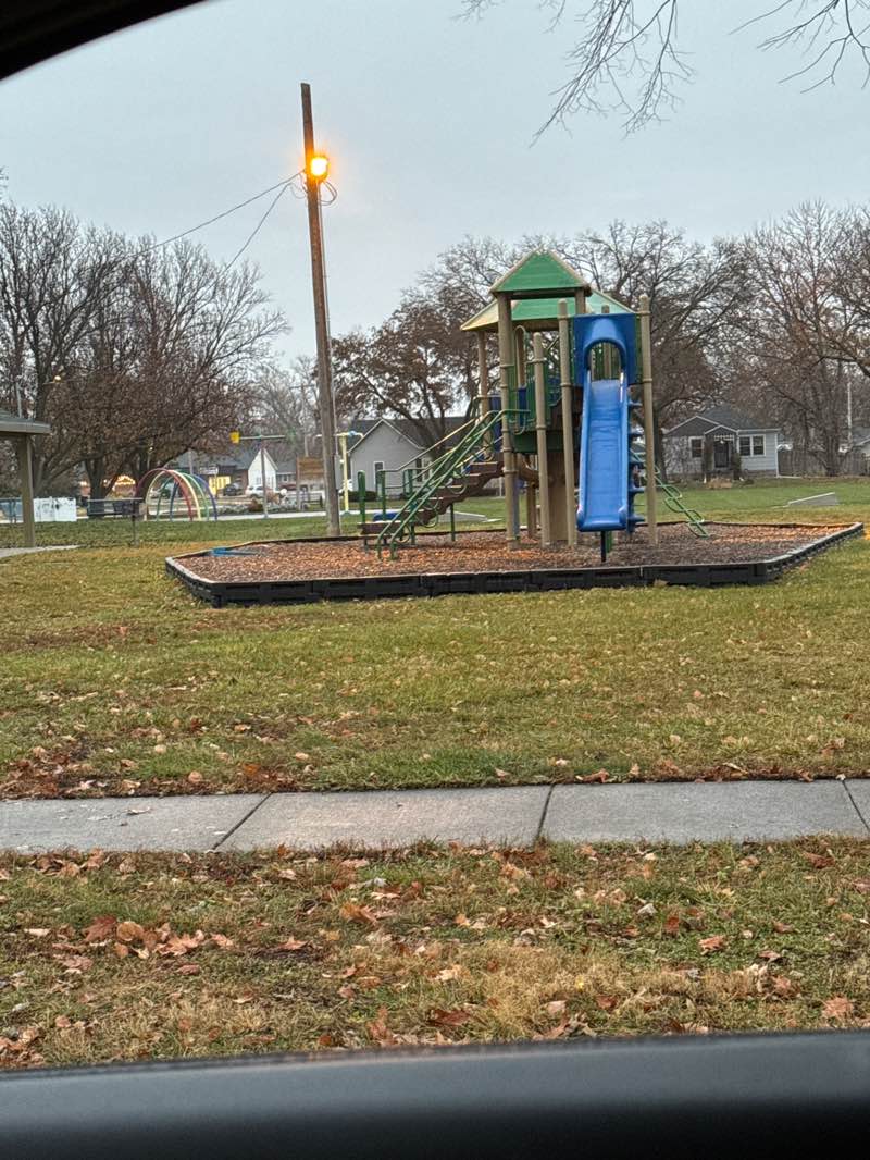 walking near me in Van Anda Park in autumn
