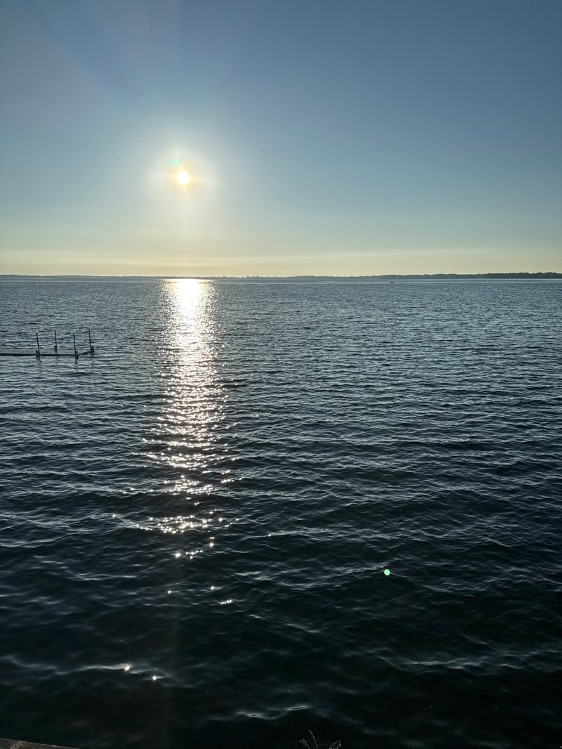 walking near me in Saulsbury Beach in summer