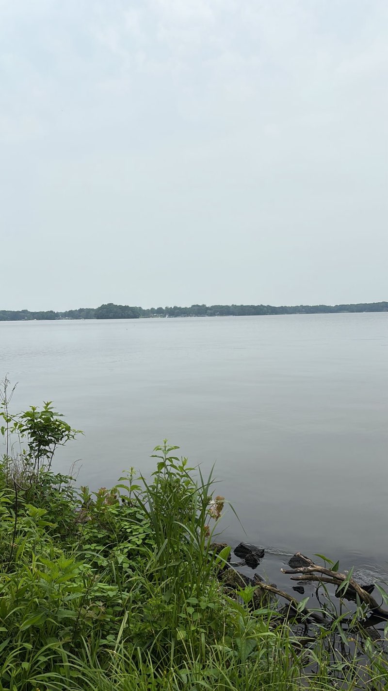 walking near me in Lincoln Memorial Garden and Trails in summer
