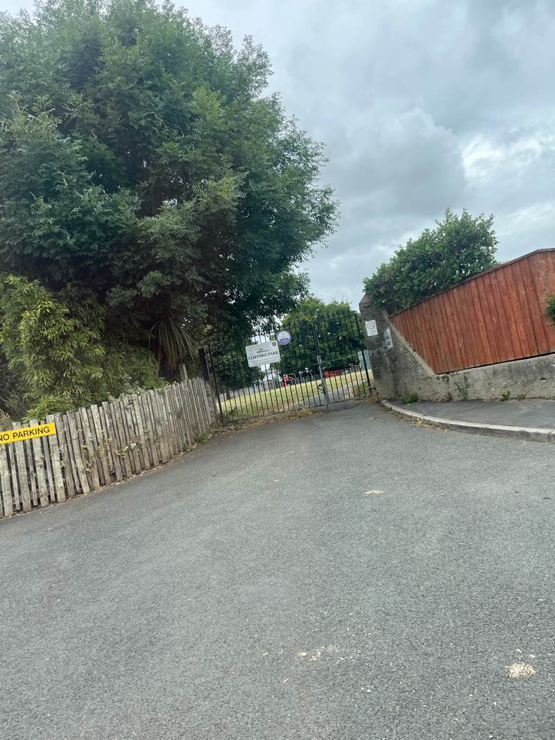 walking near me in Clifford Park in autumn