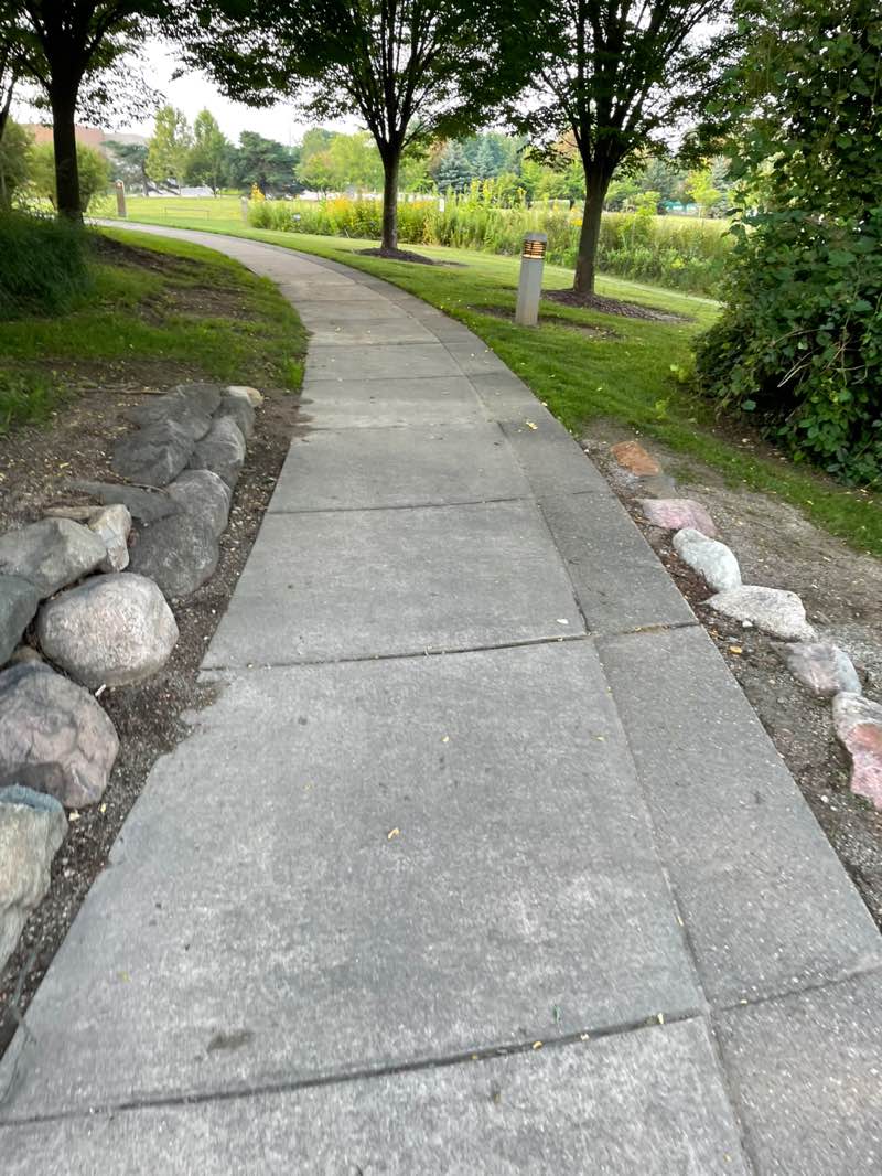 walking near me in Fuerst Park in autumn