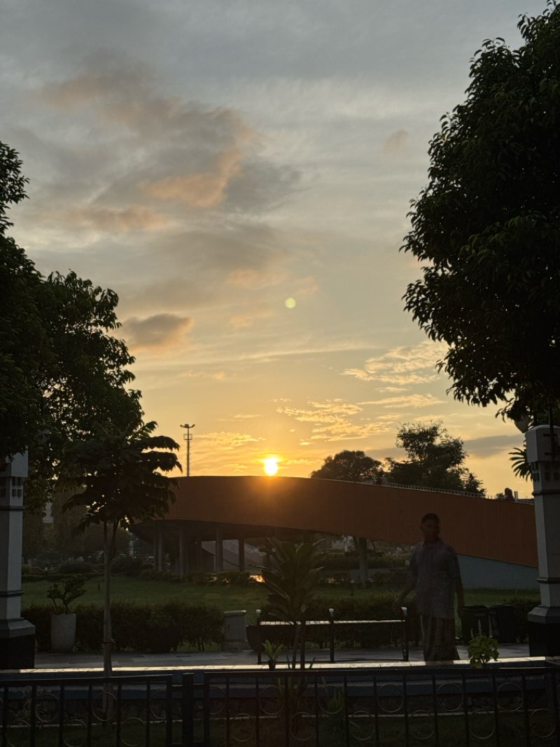 walking near me in Alun-alun Kota Tegal in summer
