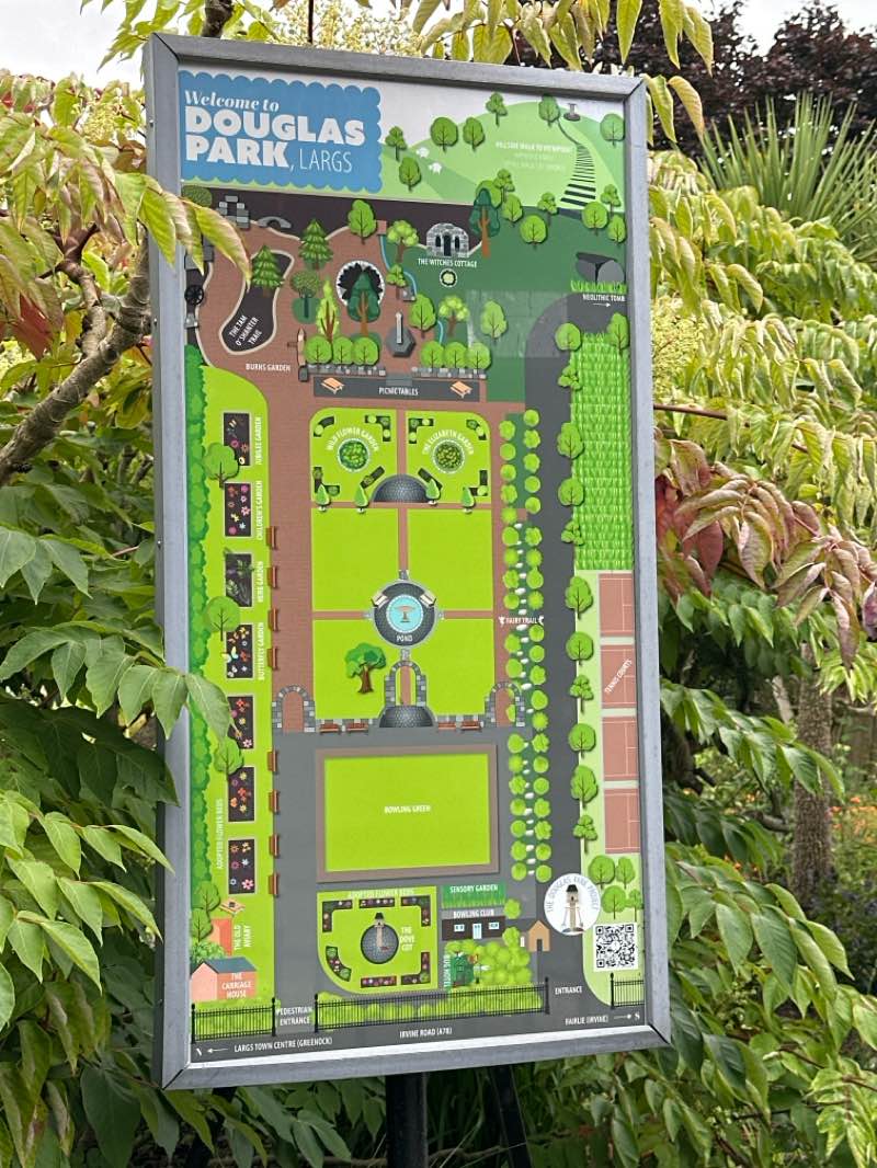 walking near me in Anderson Park in autumn