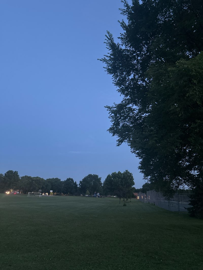 walking near me in Amund Reindahl Park in summer