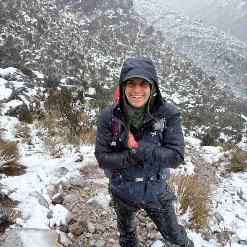 Donde la montaña enseña 🥾🫶🏽 santiago  post image