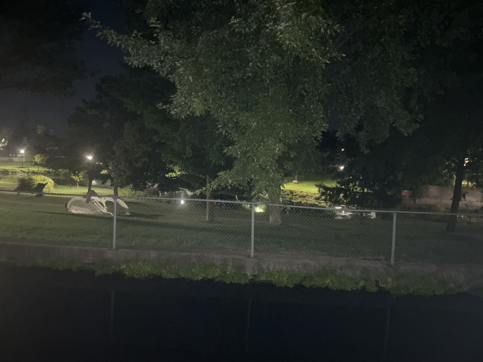 walking near me in Gananoque Confederation Park in autumn