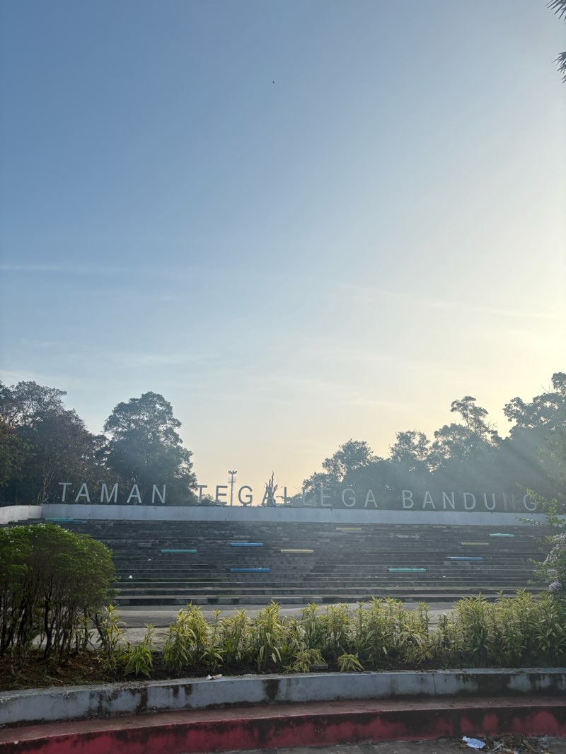 walking near me in Taman Tegalega in winter