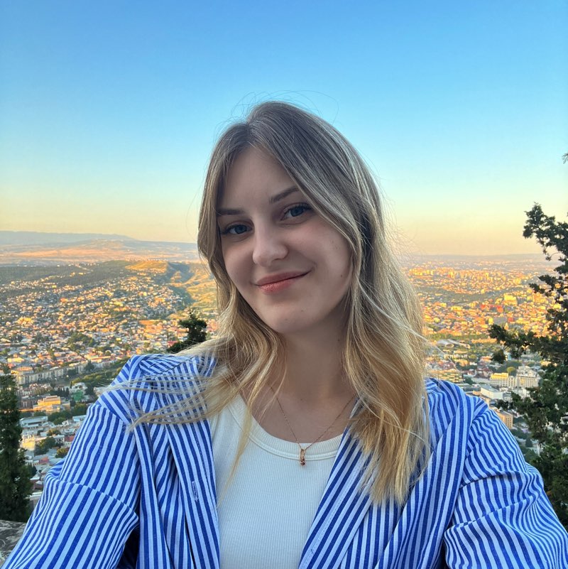 Оля Стрелкова