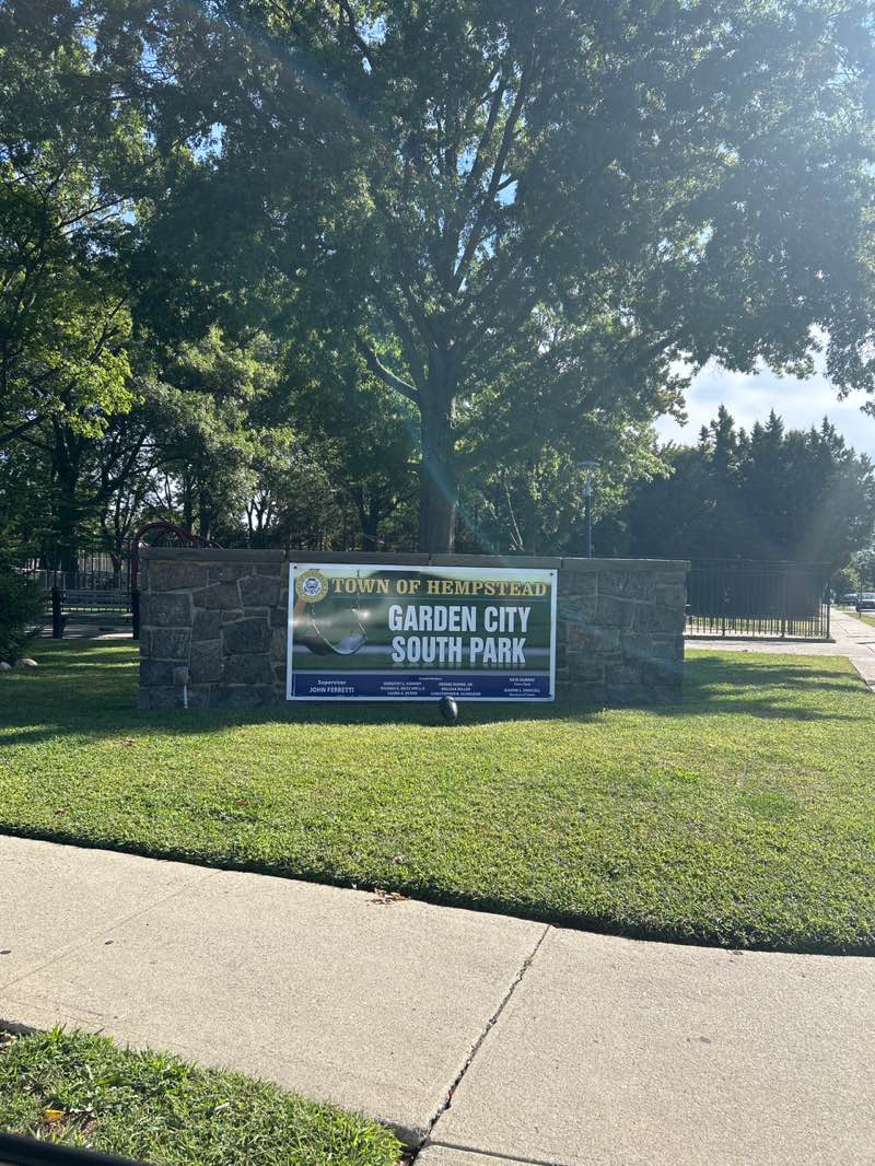 walking near me in Garden City South Community Park in autumn